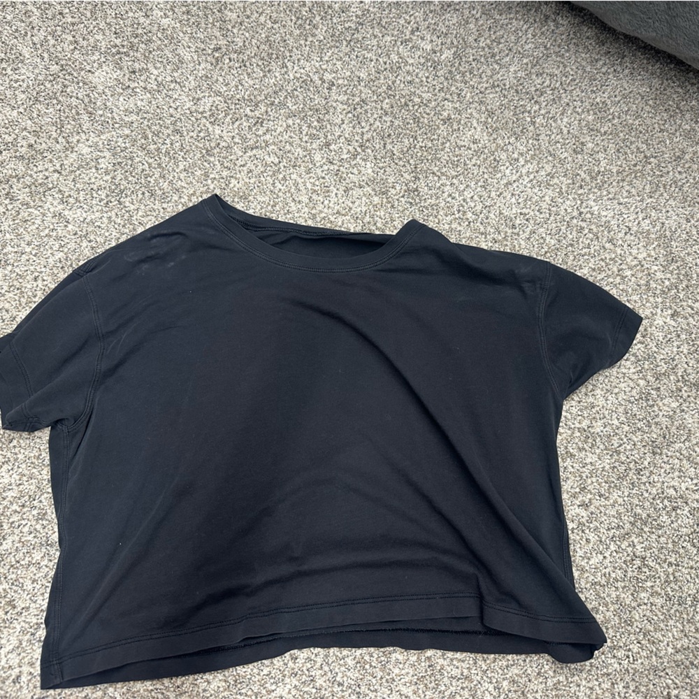 lululemon cropped t-shirt